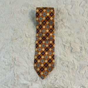 Elegant Geometric Tie in Gold and Blue
